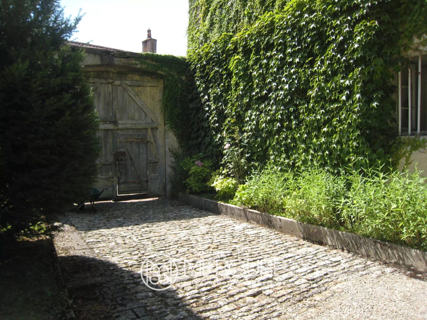 MAISON DE CARACTERE DU 18ème SIECLE, SECTEUR VEZELAY – AVALLON - 1572MHL