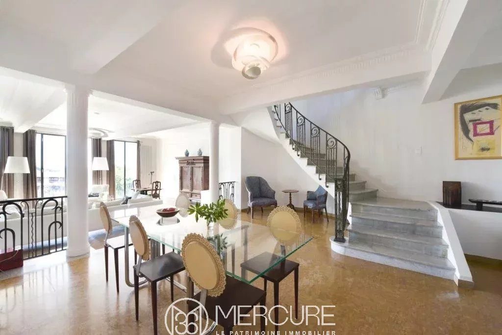 RENOVATED MANOR HOUSE – VIEWS OF CANNES AND THE SEA - 157vm