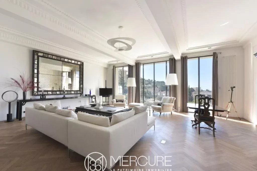 RENOVATED MANOR HOUSE – VIEWS OF CANNES AND THE SEA - 157vm