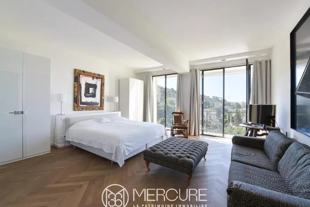 RENOVATED MANOR HOUSE – VIEWS OF CANNES AND THE SEA - 157vm