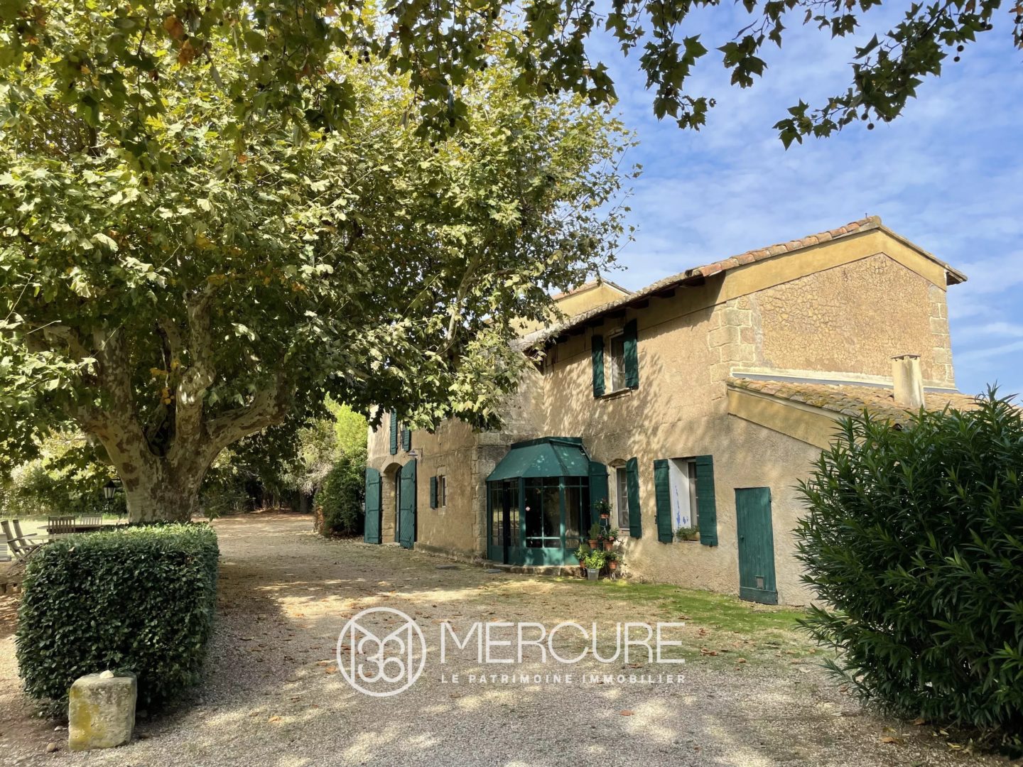 BEAUTIFUL RESTORED FARMHOUSE WITH SWIMMING POOL – LITTLE CAMARGUE BETWEEN MONTPELLIER AND NIMES - 19262LR