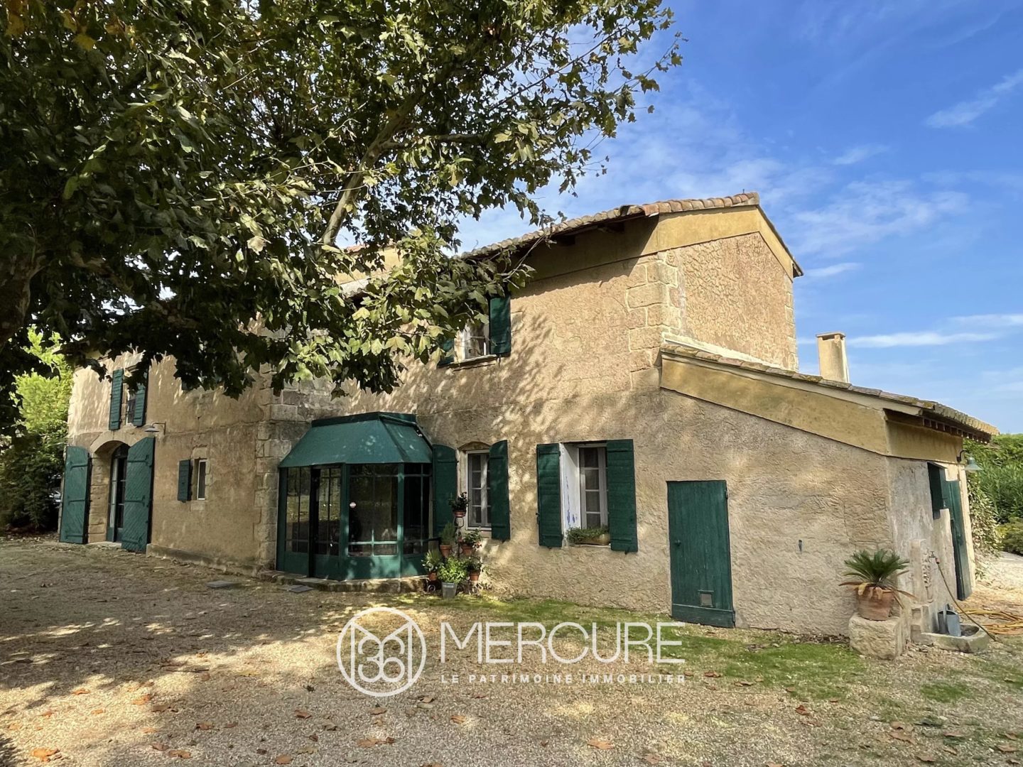 BEAUTIFUL RESTORED FARMHOUSE WITH SWIMMING POOL – LITTLE CAMARGUE BETWEEN MONTPELLIER AND NIMES - 19262LR