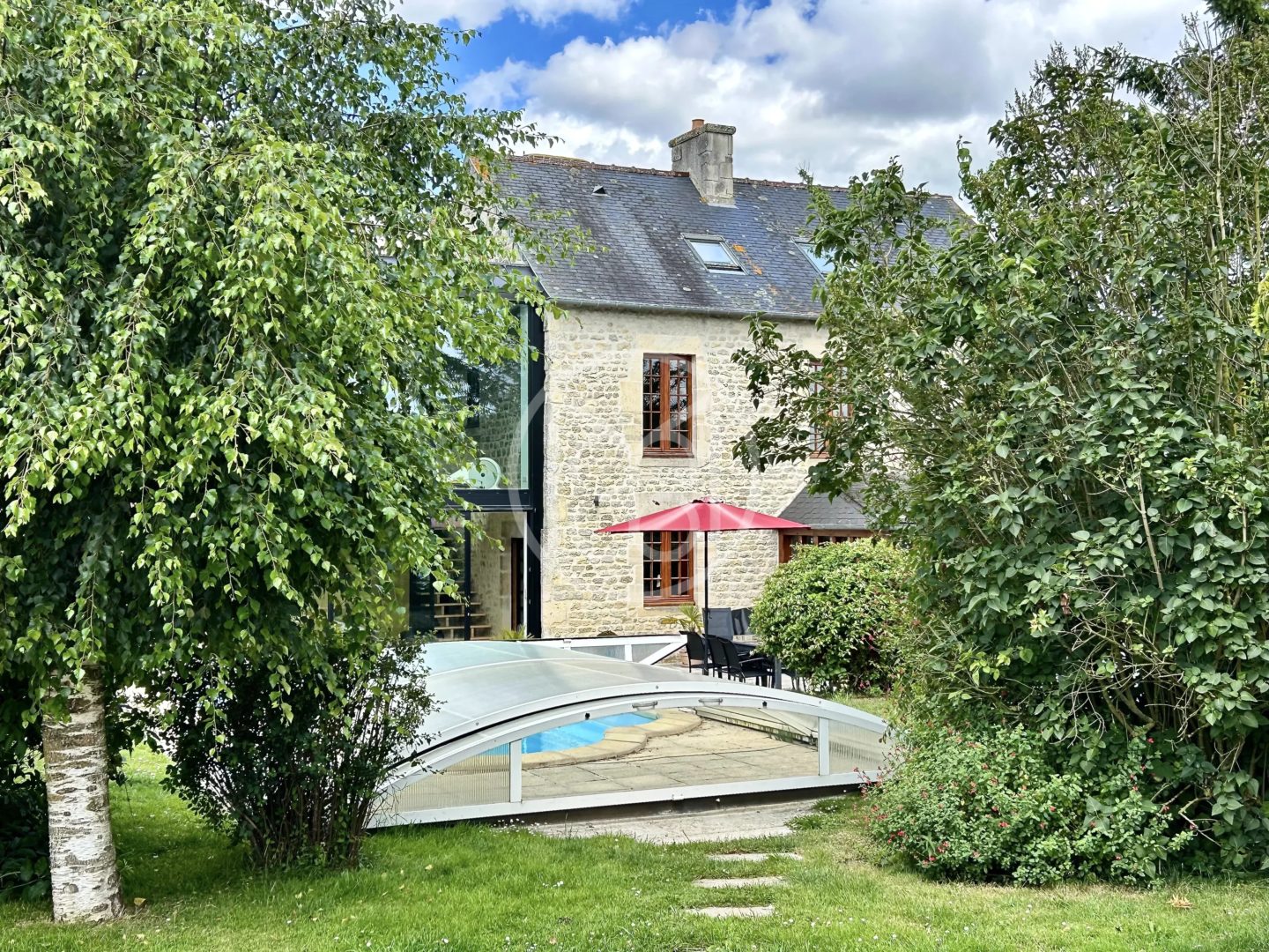 Près de Bayeux – Maison de village en pierre – rénovée - 20486NO