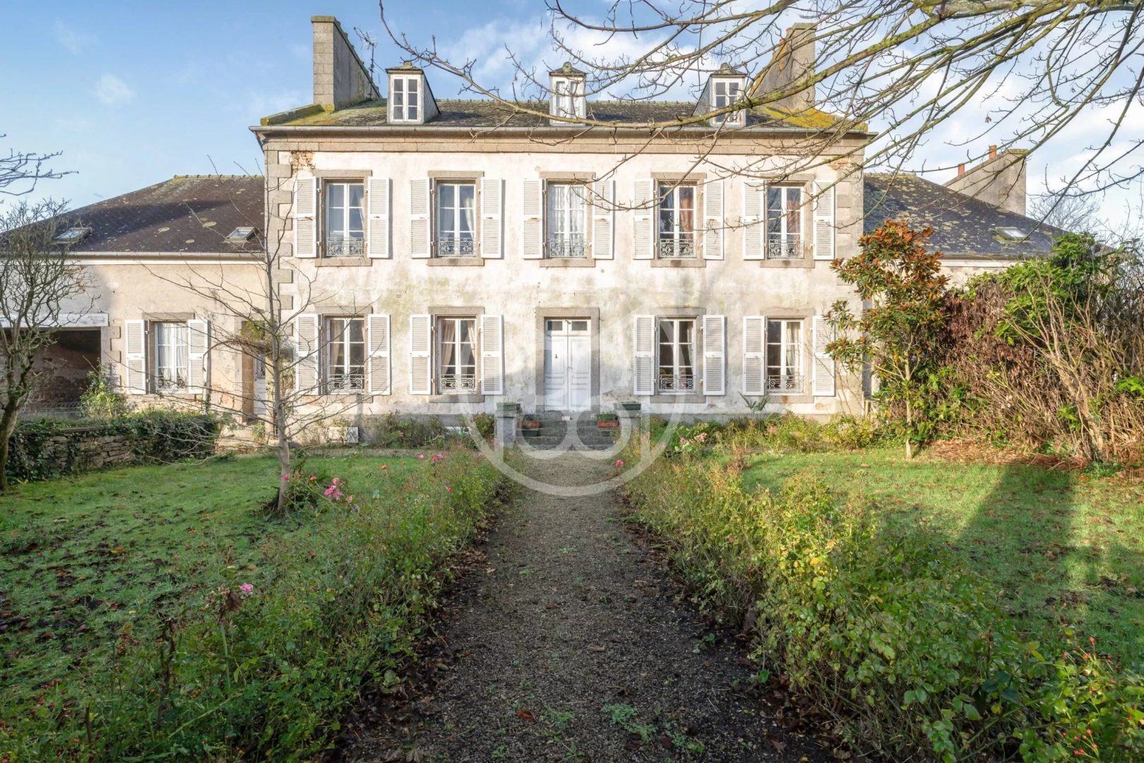 Nord Finistère – Maison de bourg – piscine – terrain de 7000 m² - 20603BR