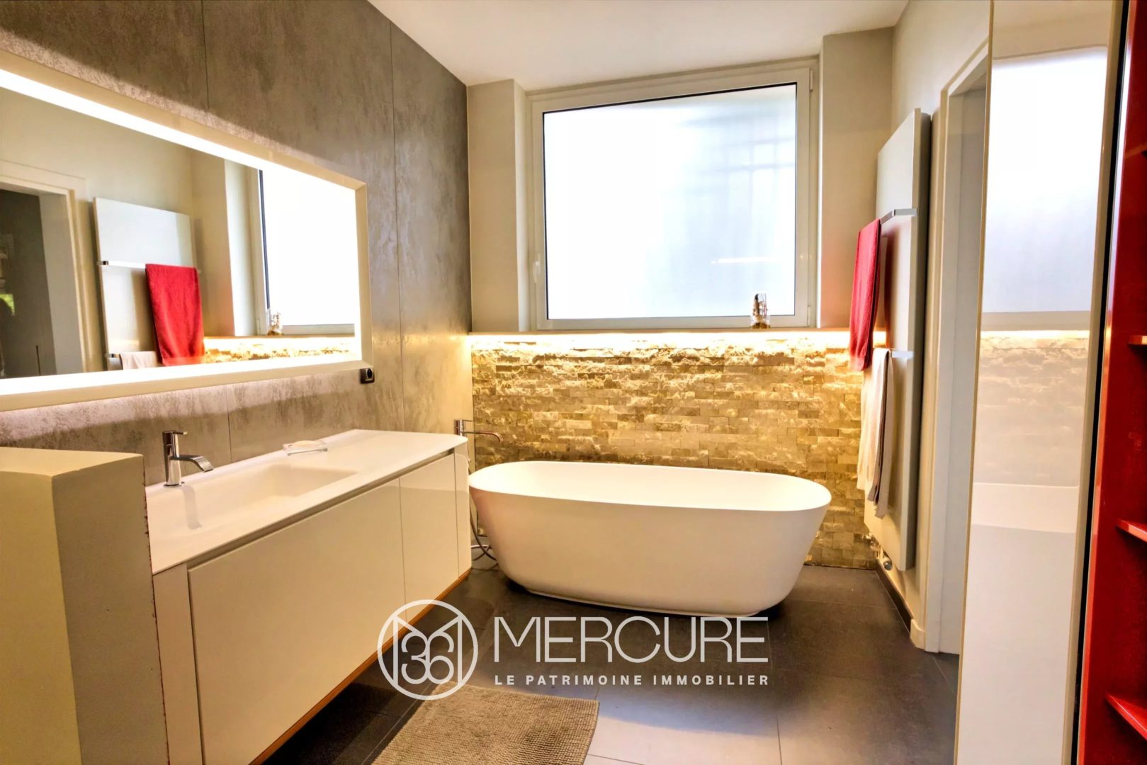 Belle propriété de 380m² sur 1429m², 6 chambres, terrasse, piscine, Chamalières - 20922AU