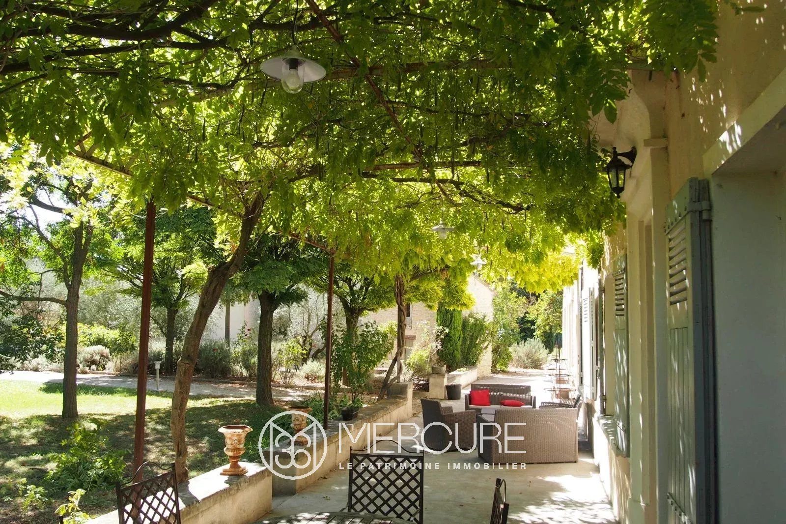 Magnifique mas entièrement restauré avec piscine et gîtes - 21138lr