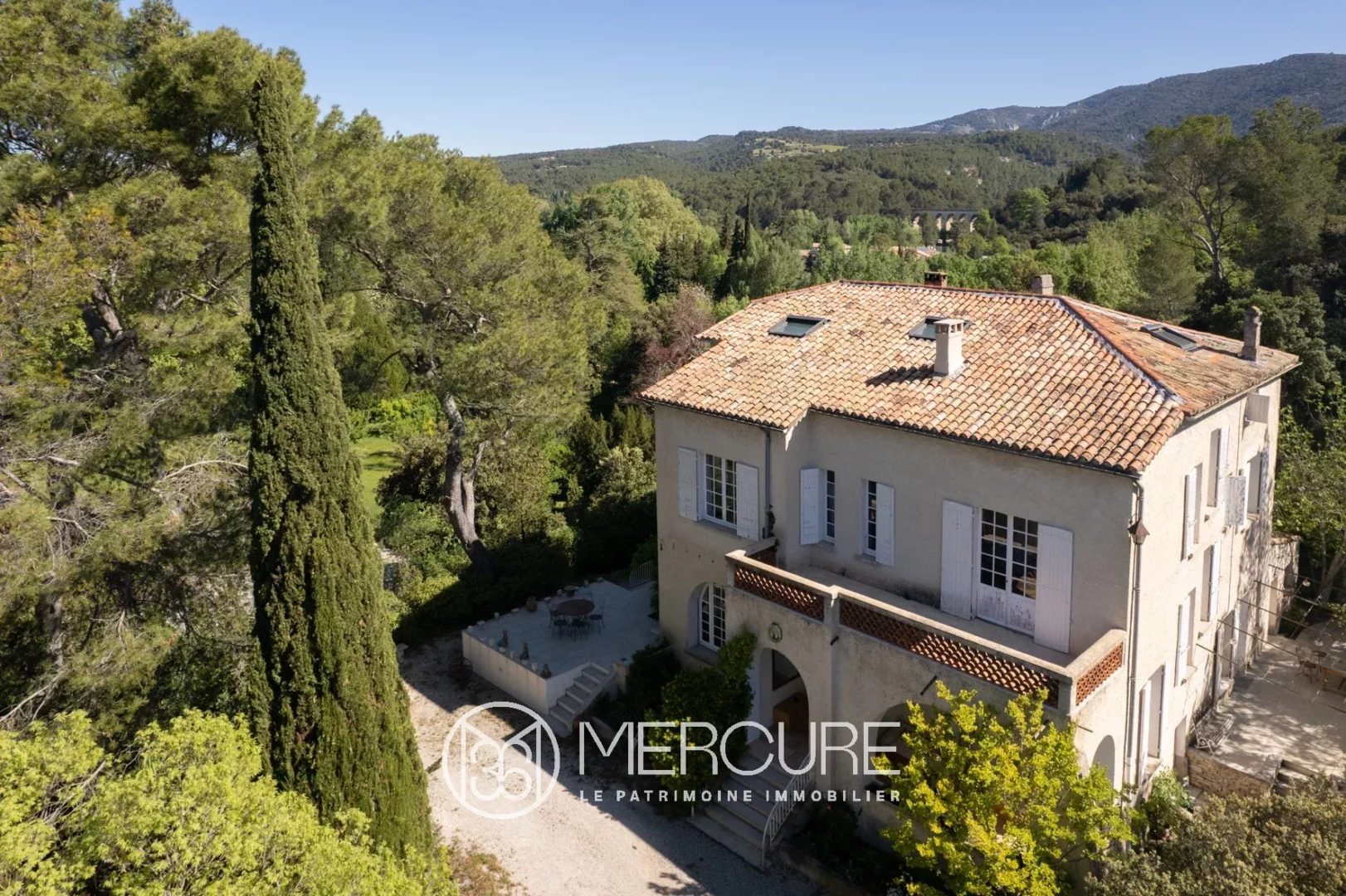 Bastide de Style art déco avec parc et piscine - 21143LR