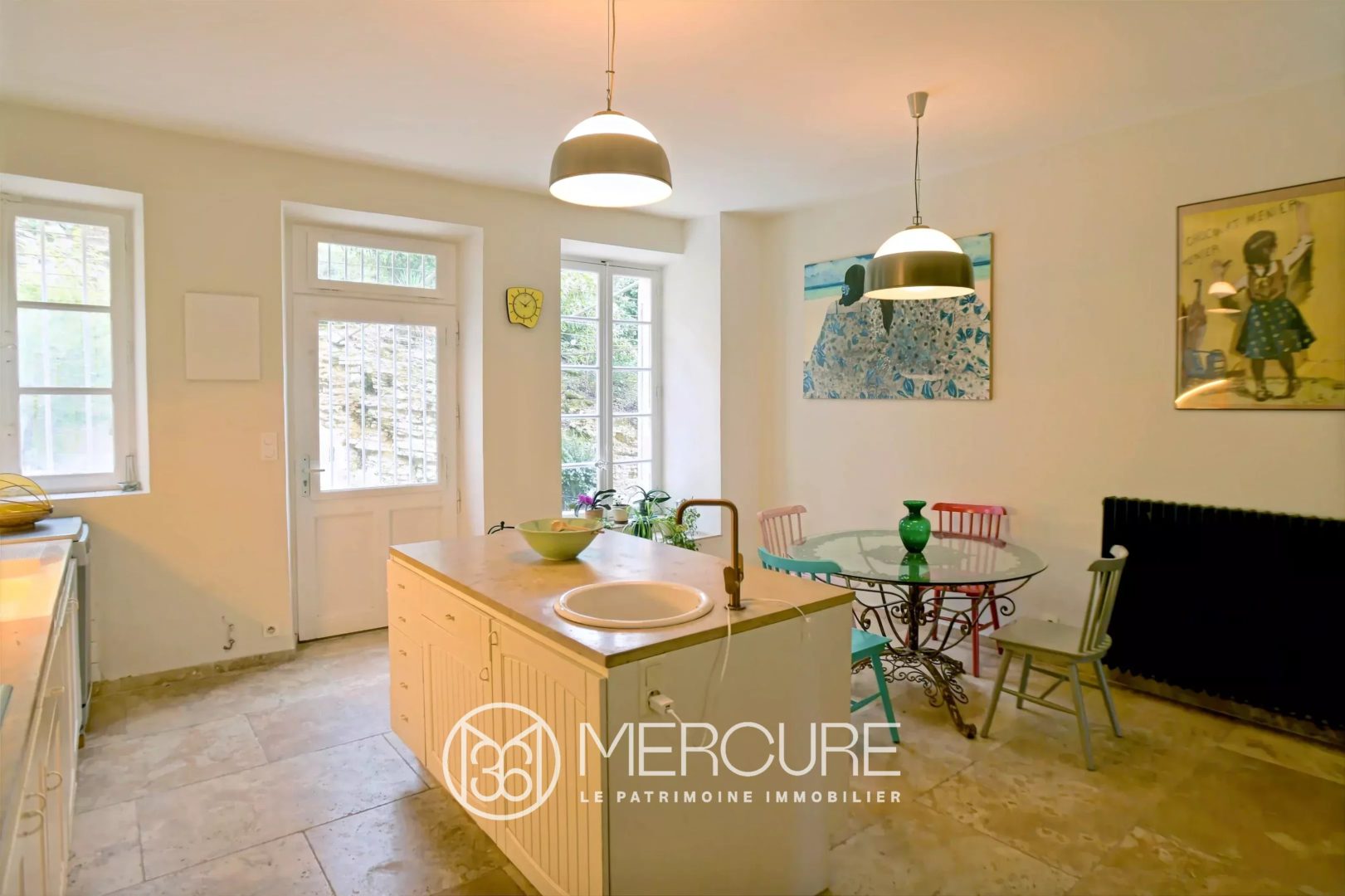 Bastide de Style art déco avec parc et piscine - 21143LR