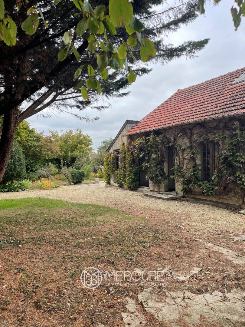 Brie-Comte-Robert, Maison de maître - 21174IF