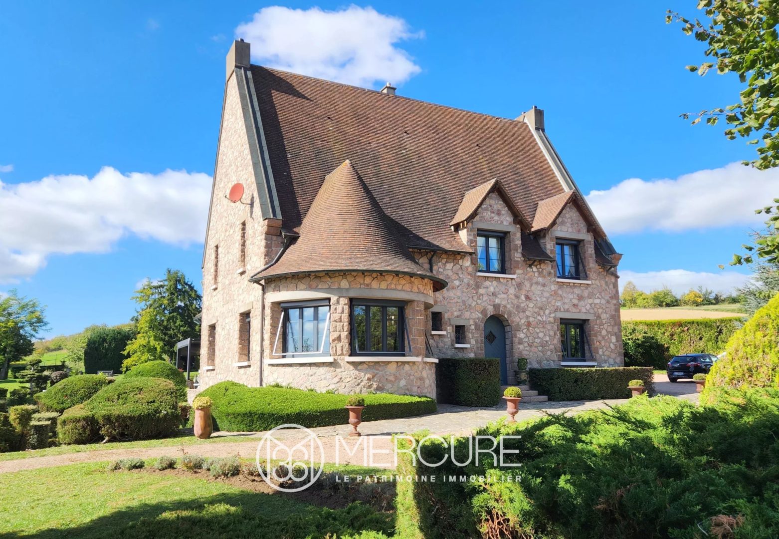 Puy de Dôme entre Clermond-Ferrand et Vichy, Maison moderne d’exception de 216m² en 9 pièces - 21337AU