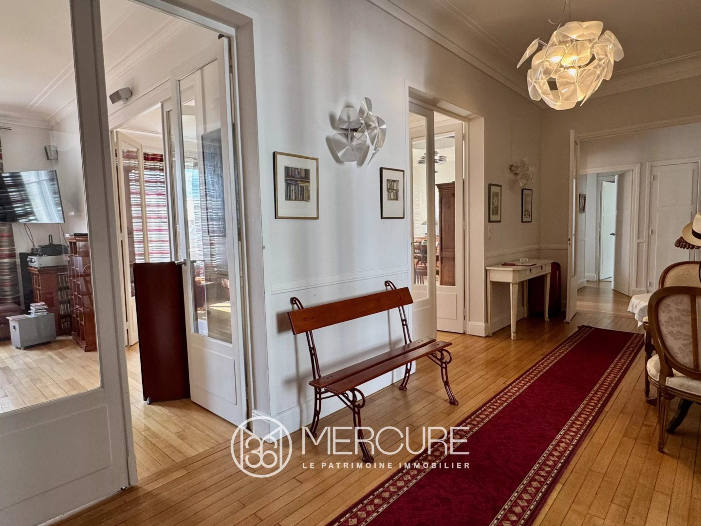 Appartement 200 m² – 4/5 chambres- étage élevé,  ascenseur, garage - 21339AU