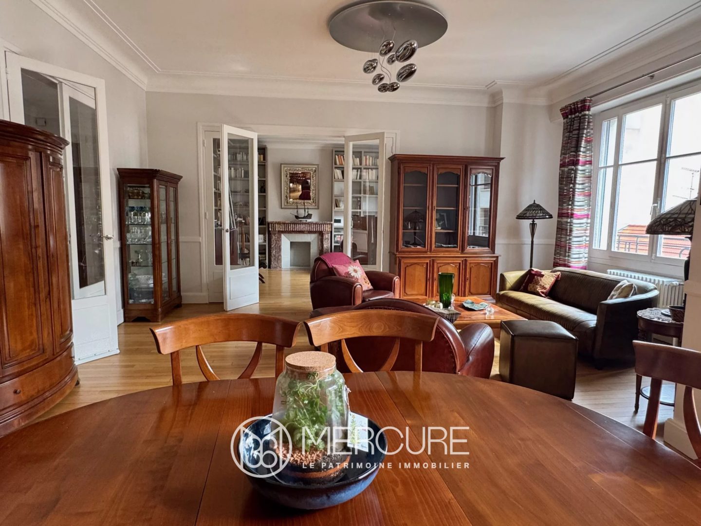 Appartement 200 m² – 4/5 chambres- étage élevé,  ascenseur, garage - 21339AU