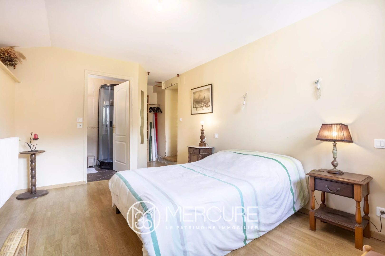 PLUGUFFAN – ANCIENNE FERME DE TROIS LONGERES ET HANGARS SUR 1,4 HA - 21359BR