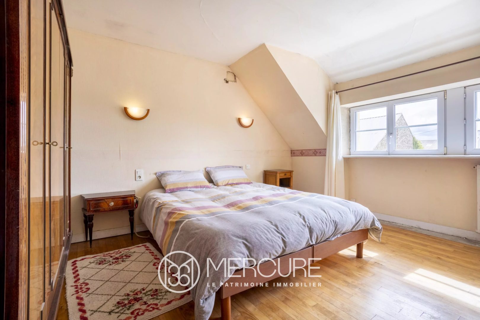 PLUGUFFAN – ANCIENNE FERME DE TROIS LONGERES ET HANGARS SUR 1,4 HA - 21359BR