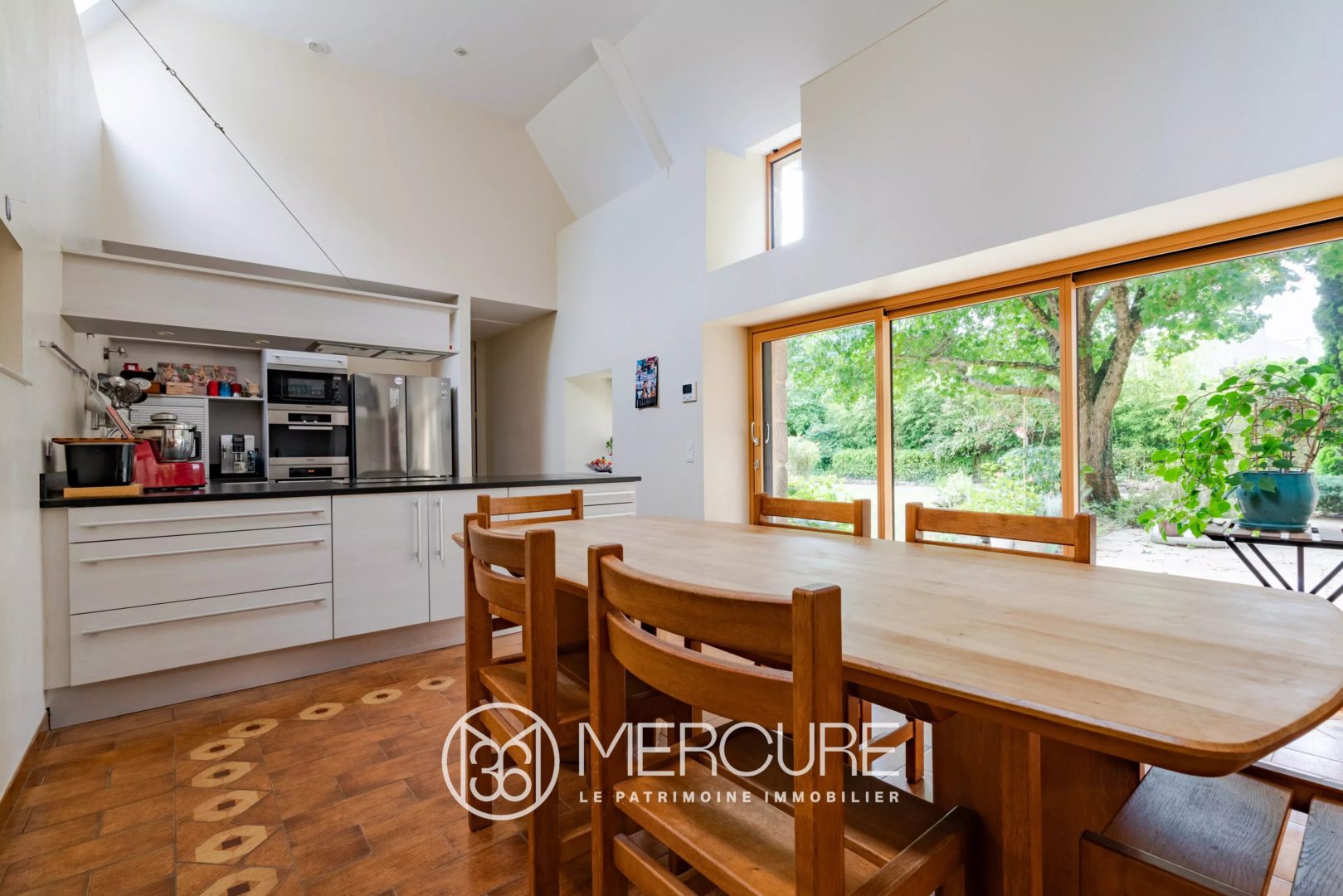 Morbihan, à 15 min de la mer, propriété en pierres du XVIIIe siècle, piscine et parc - 21377BR