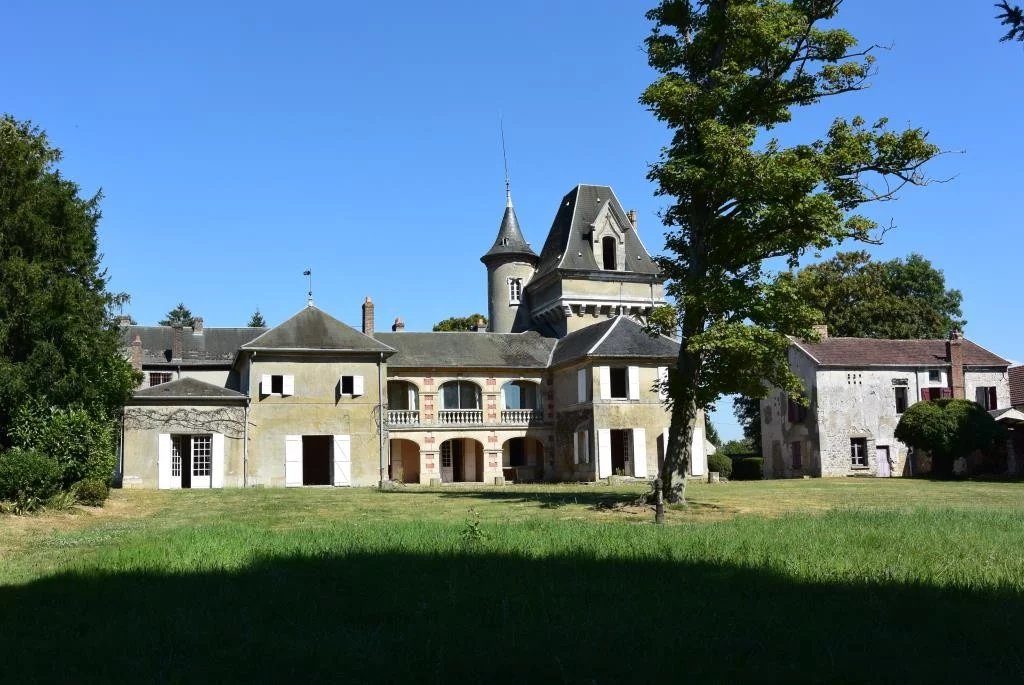 YVELINES – BEAUTIFUL RENOVATED MANOR HOUSE – AT LESS THAN AN HOUR FROM PARIS - 21631vm
