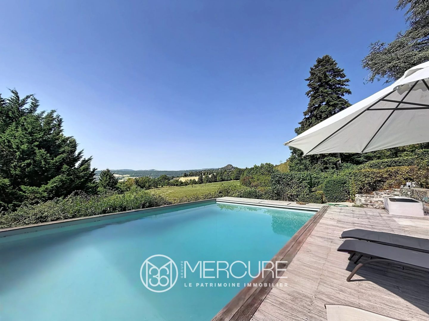 Maison 17 pièces 600 m² · à Solignat · 600 m² · 898 000 €