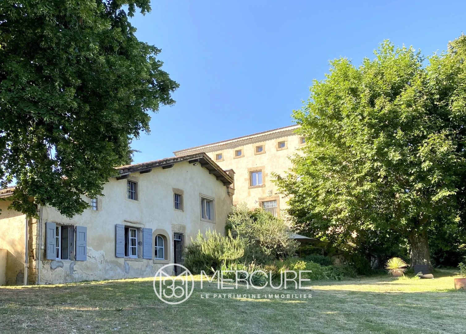Propriété de 415 m² - 4682LY