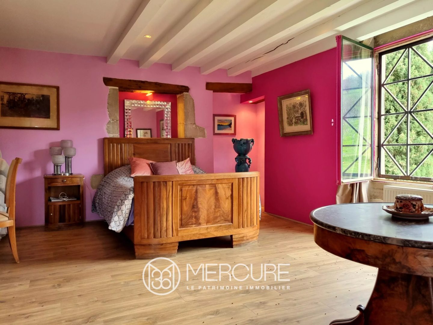 Propriété de 415 m² - 4682LY