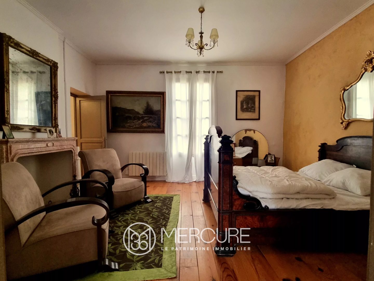 Propriété de 415 m² - 4682LY