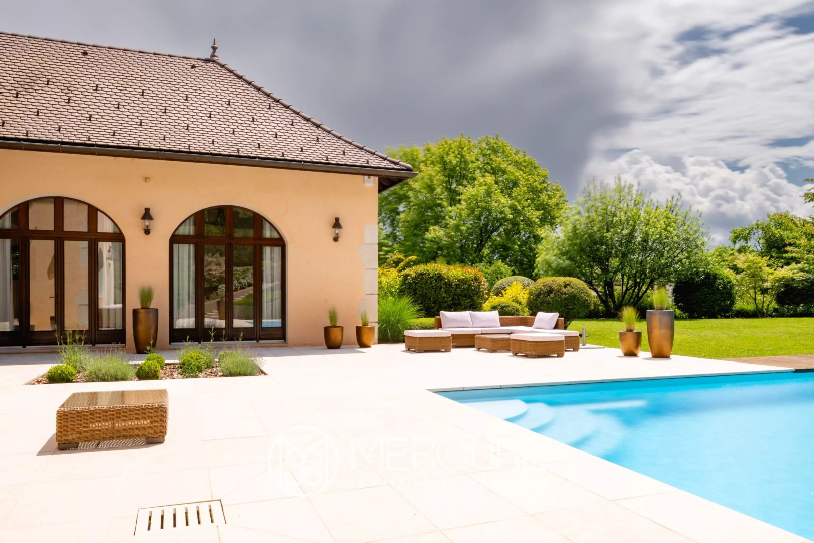 HAUTE-SAVOIE  –  ANNECY – RARE DEMEURE DE PRESTIGE DE  572 M² - 4784LY