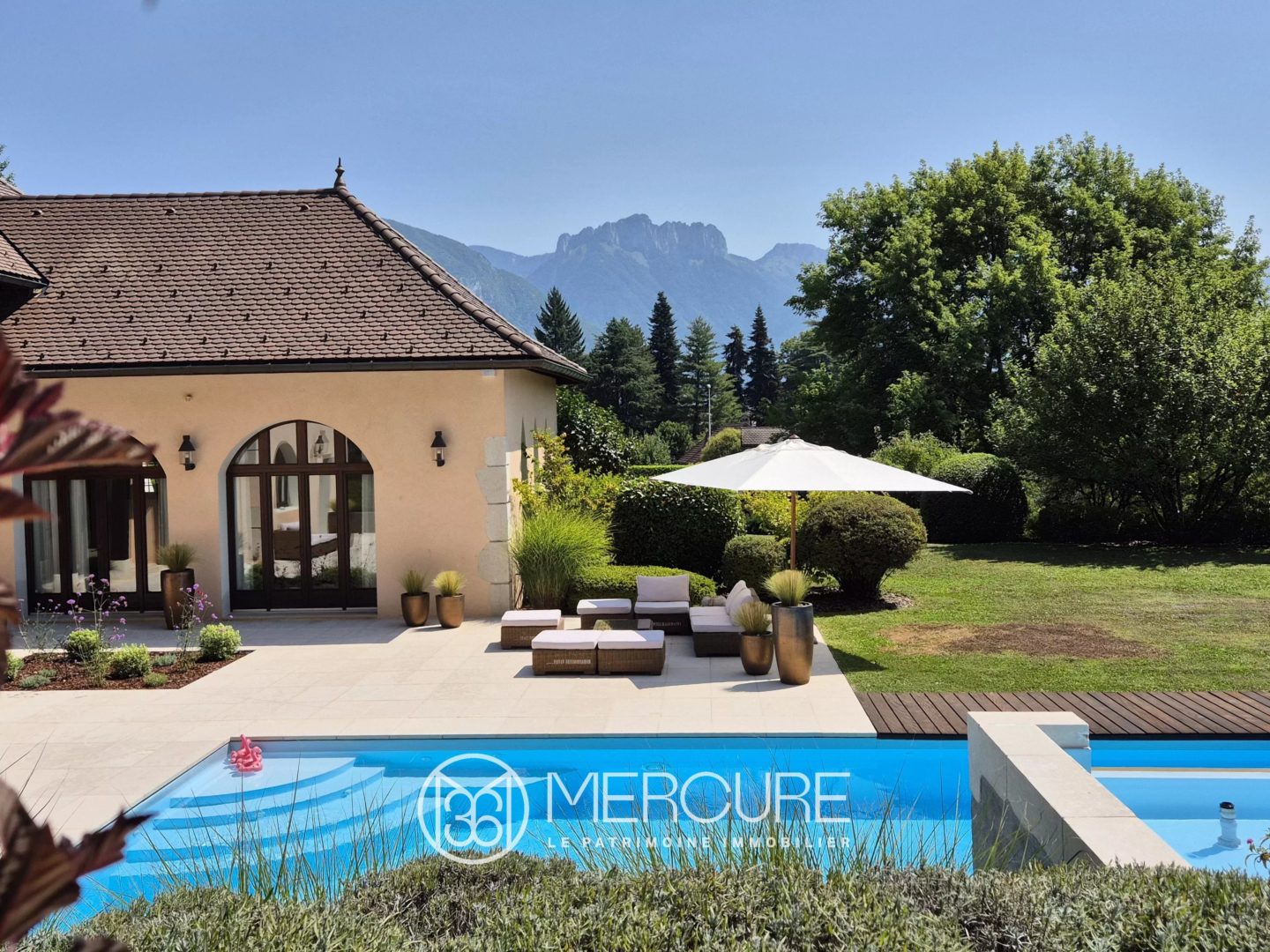 HAUTE-SAVOIE  –  ANNECY – RARE DEMEURE DE PRESTIGE DE  572 M² - 4784LY