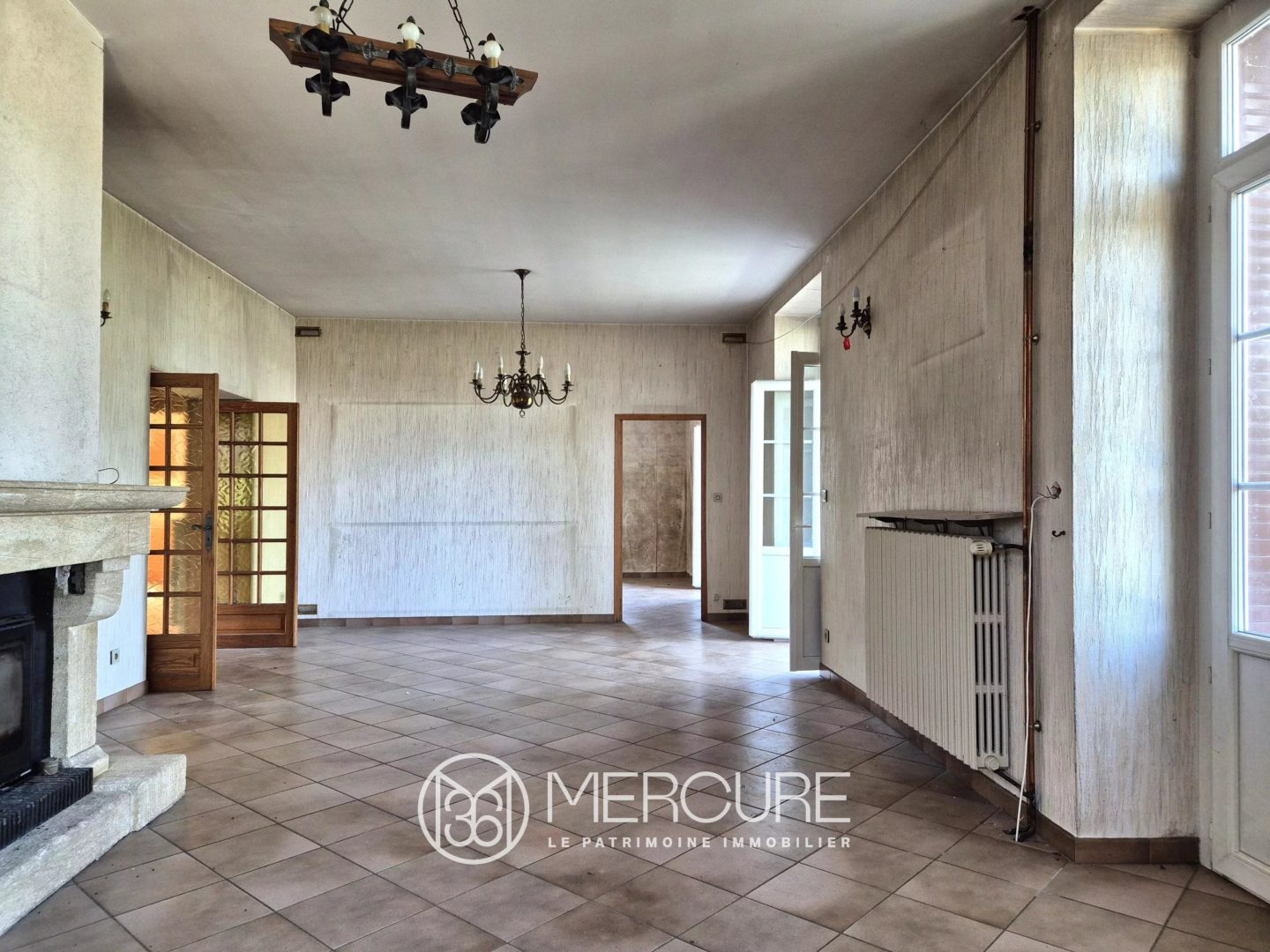 ECULLY – LE PERROLIER  – MAISON A RENOVER DE 260 M² habitables - 4833LY