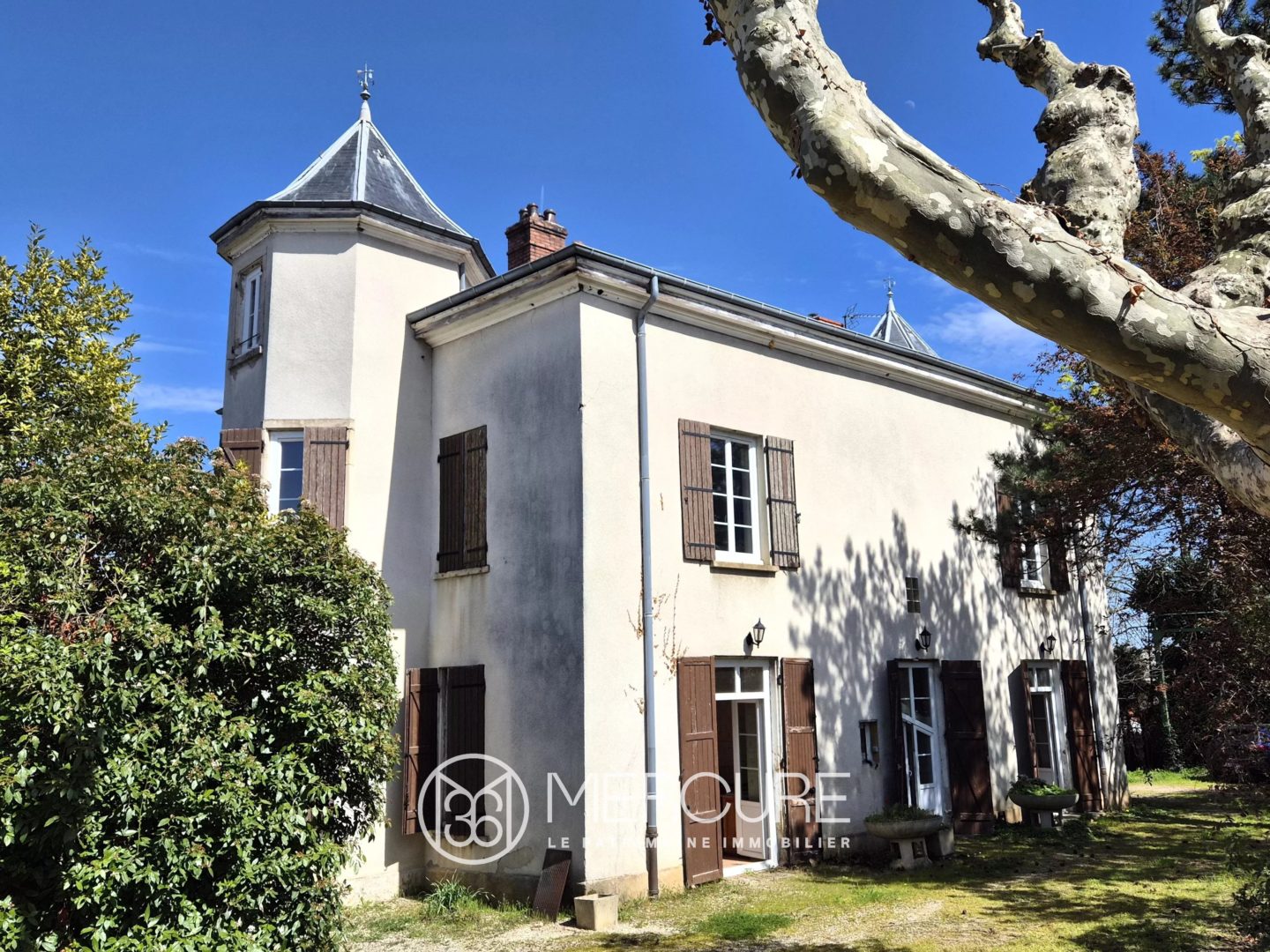 ECULLY – LE PERROLIER  – MAISON A RENOVER DE 260 M² habitables - 4833LY