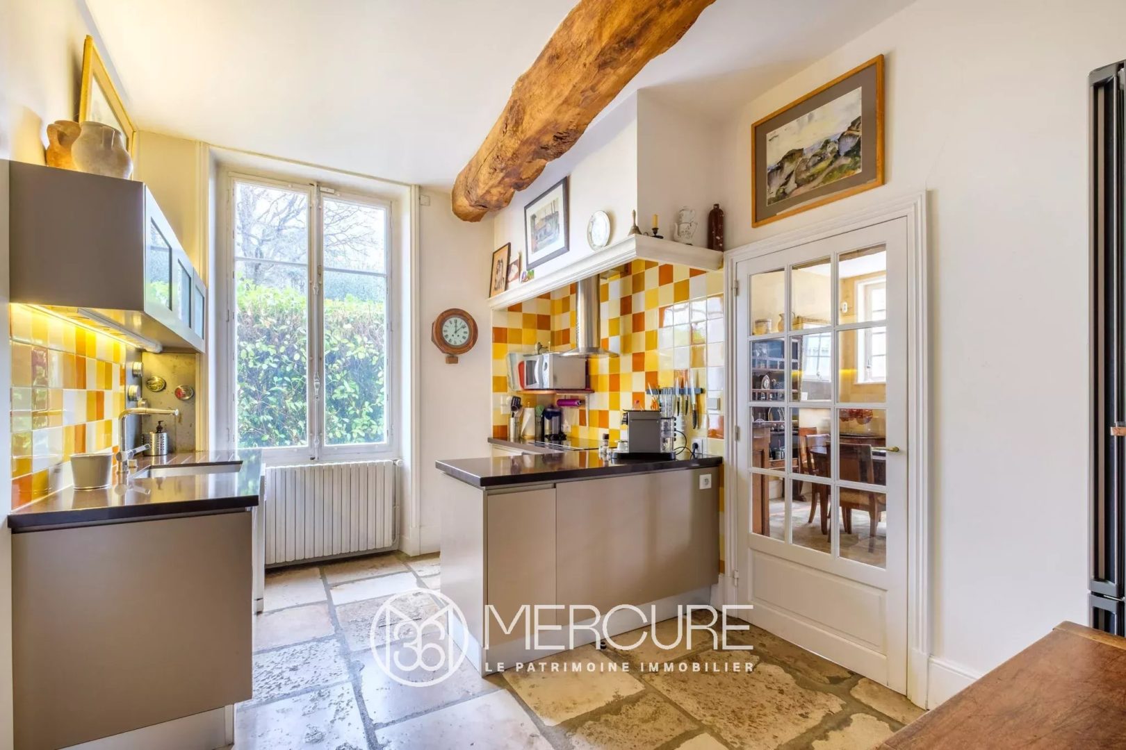 À VENDRE – ÉCULLY – SOMPTUEUSE PROPRIÉTÉ FAMILIALE AVEC PISCINE, TENNIS & TERRAIN DIVISIBLE – 3 000 000 € - 4903LY