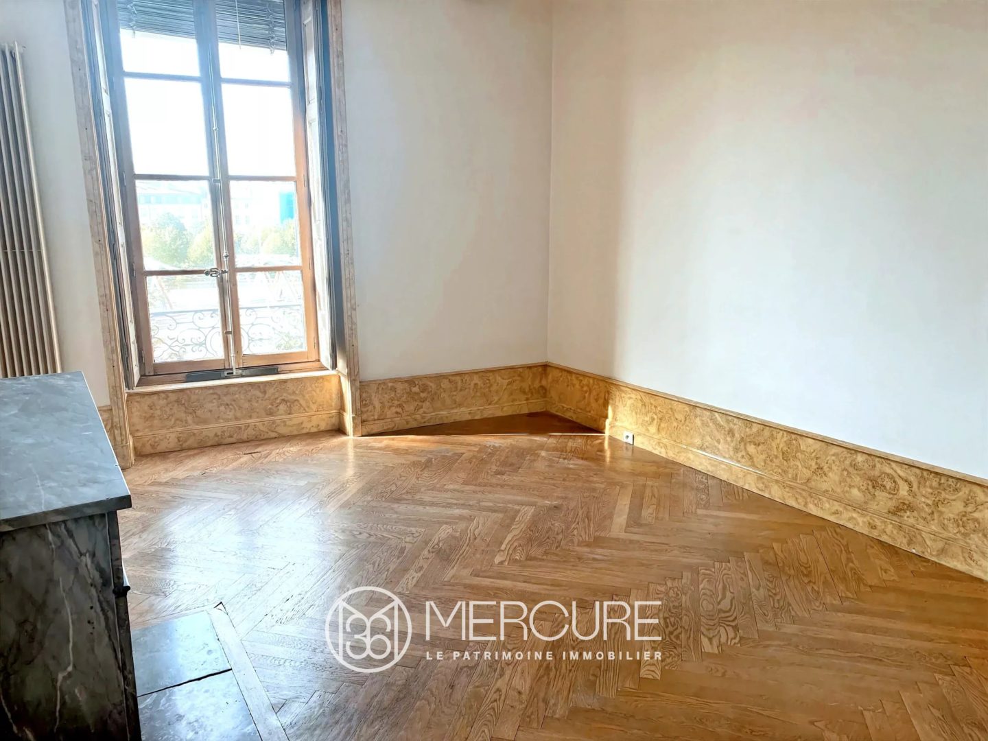 A LOUER – APPARTEMENT 135,83 M² – LYON 2° PLACE BELLECOUR - 4987LY