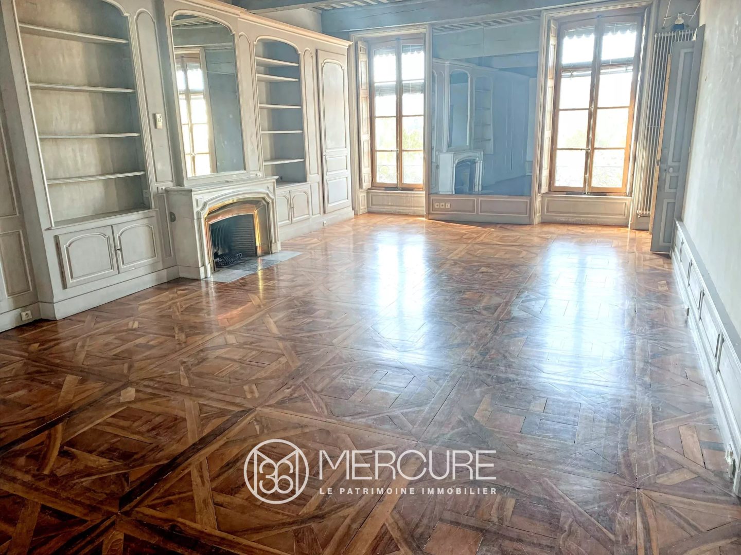 A LOUER – APPARTEMENT 135,83 M² – LYON 2° PLACE BELLECOUR - 4987LY