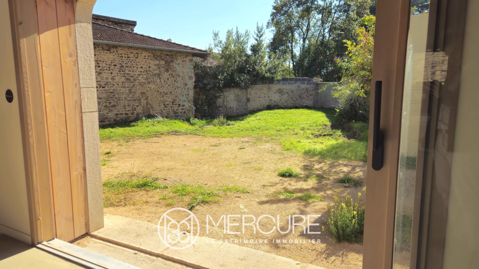 COUP DE COEUR – Rénovation d’architecte au cœur du Beaujolais - 5006LY
