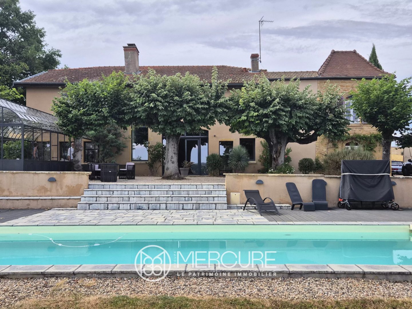 Maison 7 pièces 354 m² · à Charlieu · 353,8 m² · 890 000 €