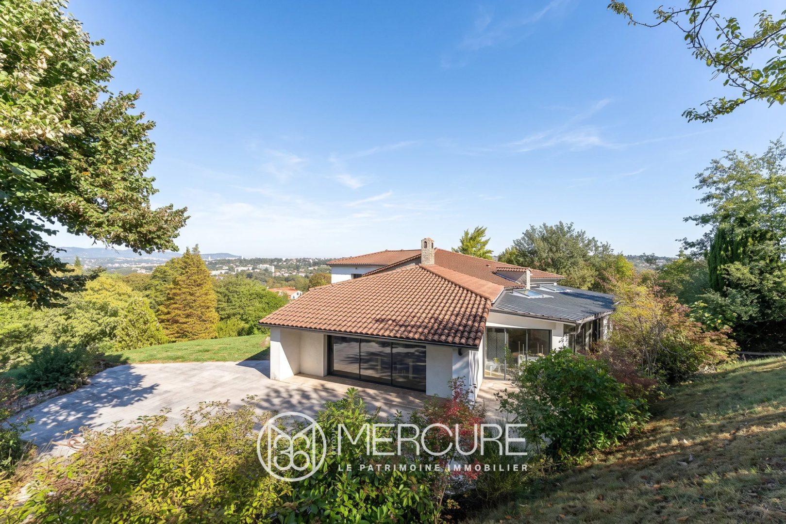 Maison 10 pièces 451 m² · à Francheville · 451 m² · 1 198 000 €