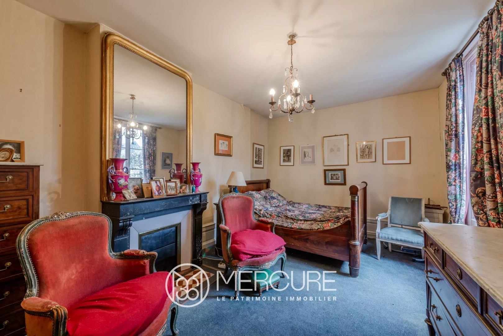 Oise – private mansion, outbuildings and courtyard - 80605PI