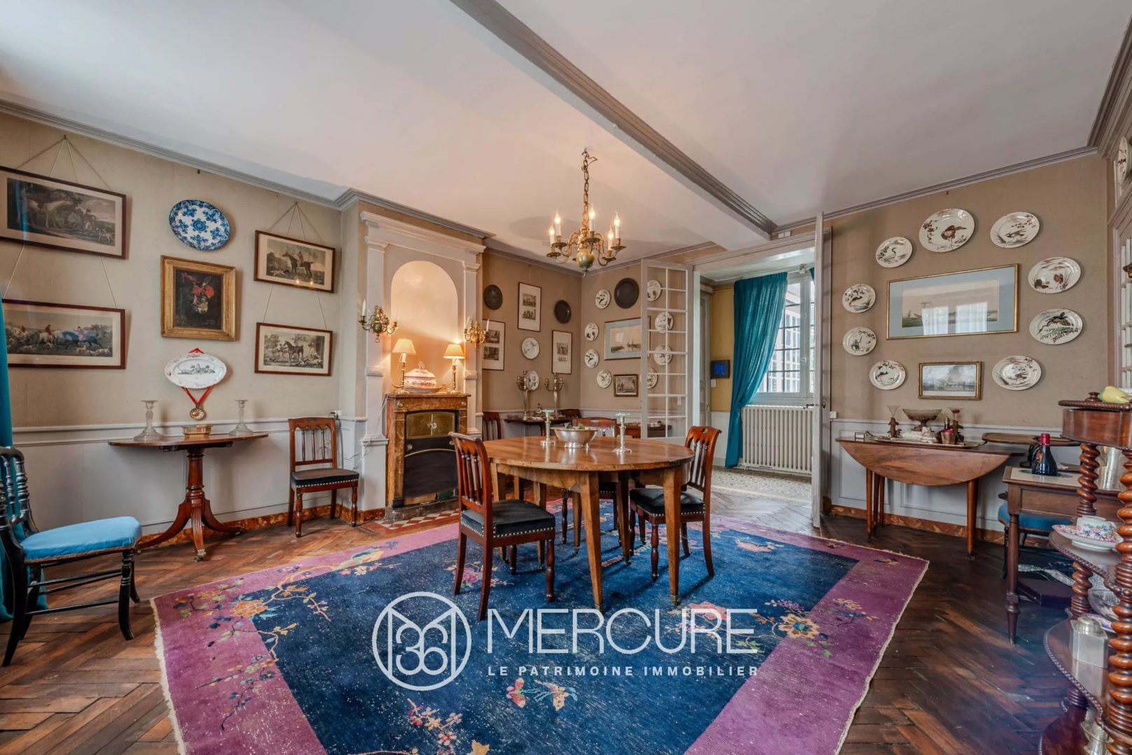 Oise – private mansion, outbuildings and courtyard - 80605PI