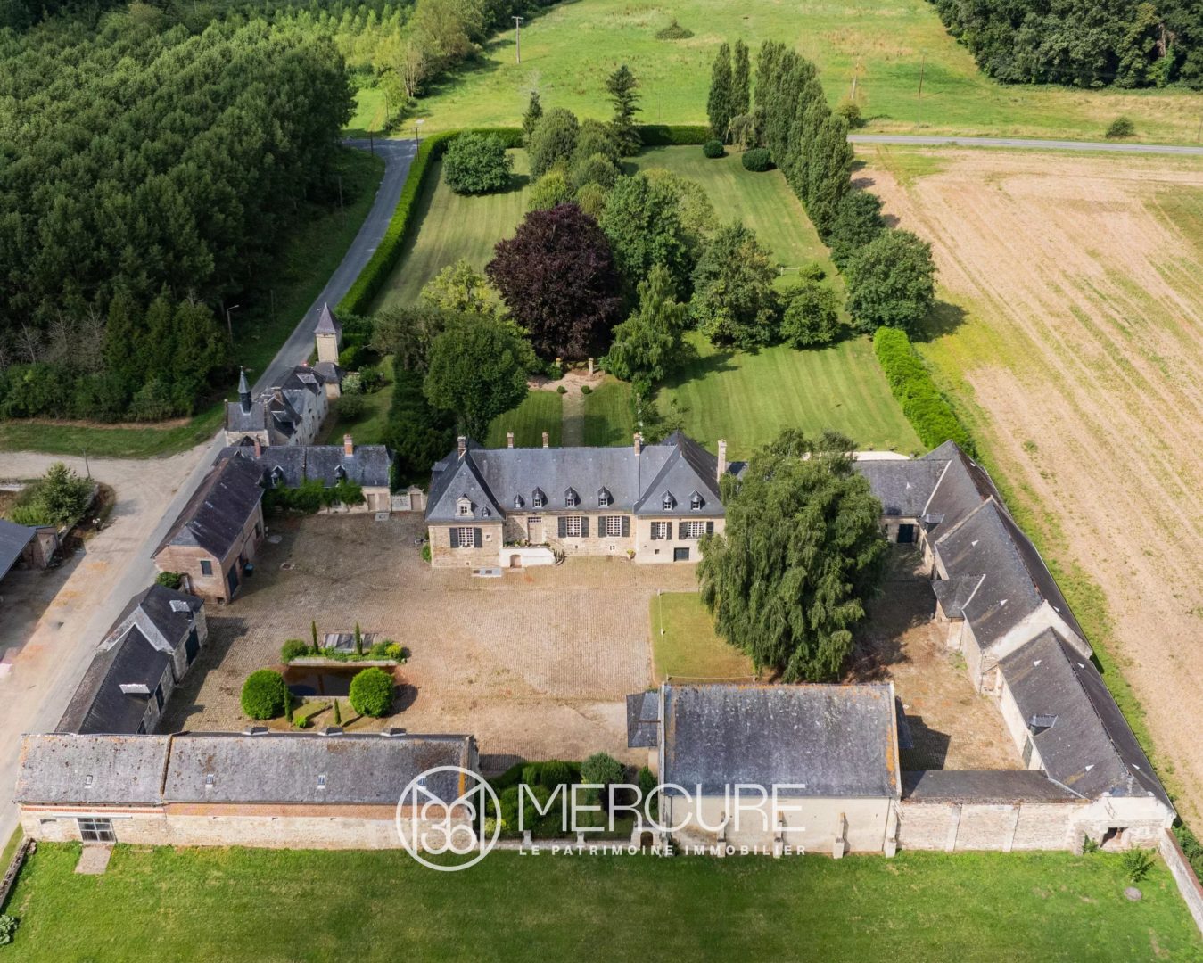 Aisne – manor house, outbuildings and park 1.8ha - 80608PI