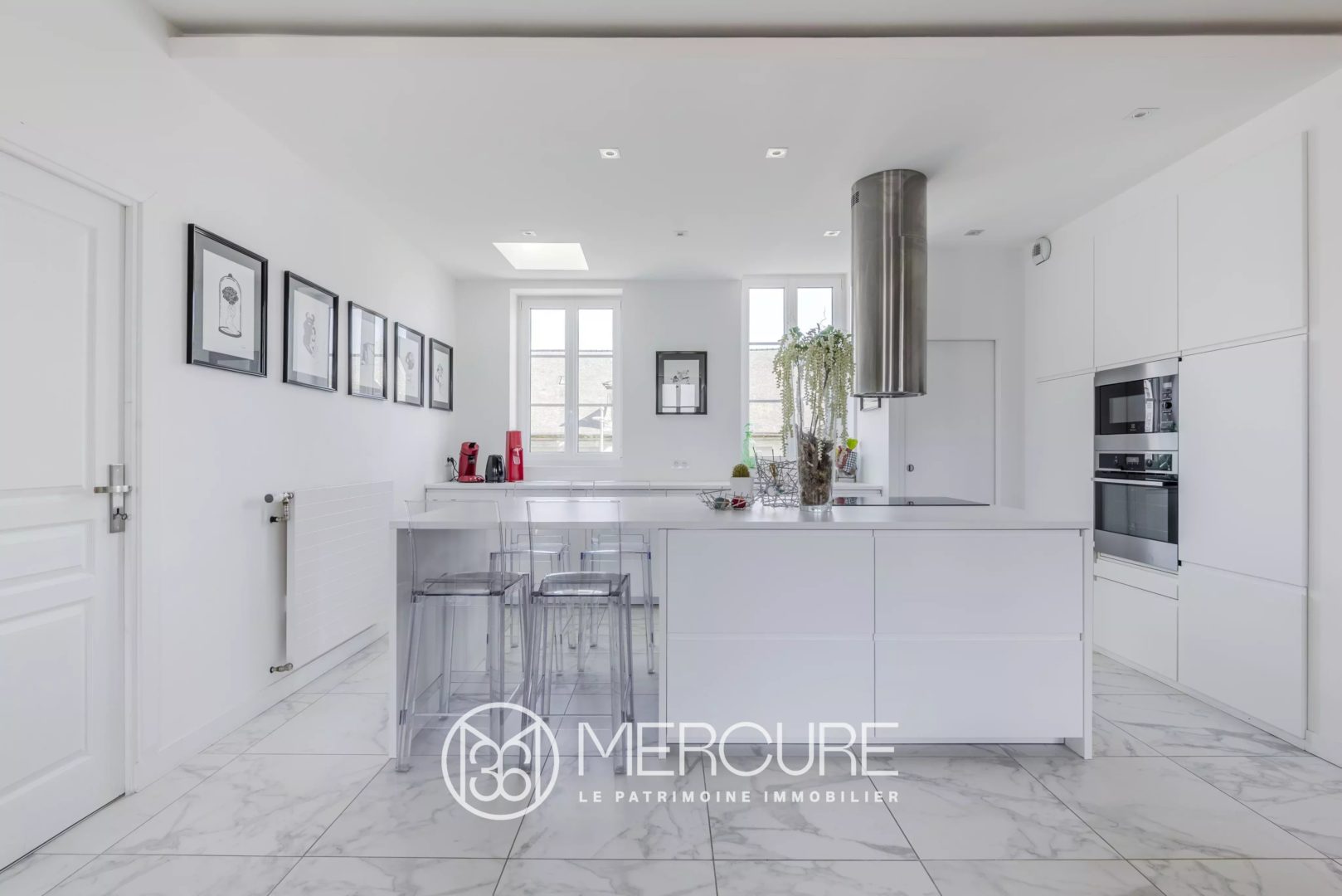 OISE – COMPIEGNE – ENSEMBLE IMMOBILIER, DEPENDANCES ET JARDIN - 80627PI