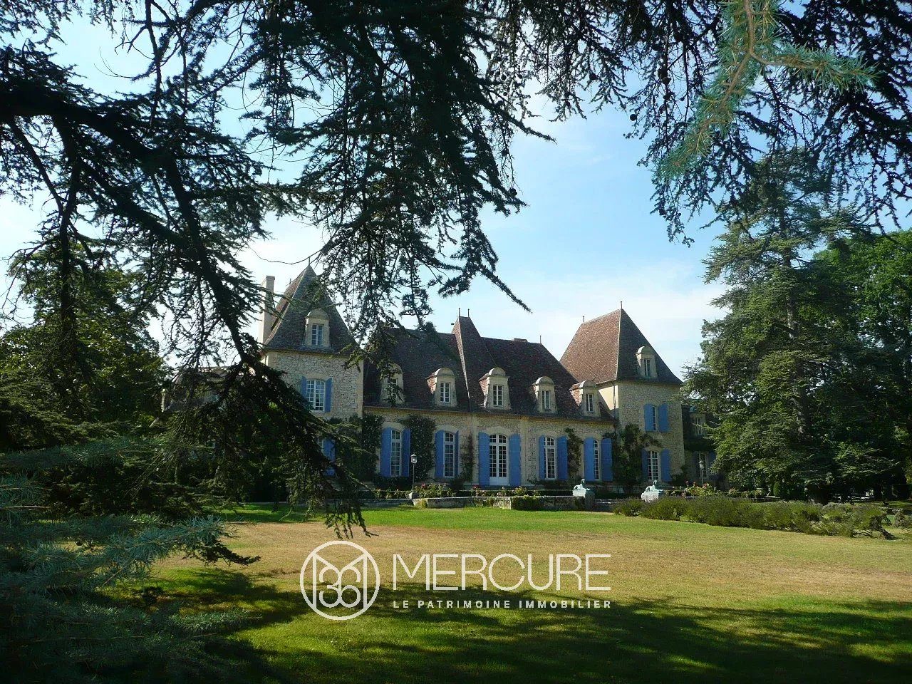 SOUTH OF FRANCE NEAR BERGERAC – 17th CENTURY CHATEAU - 900813bx