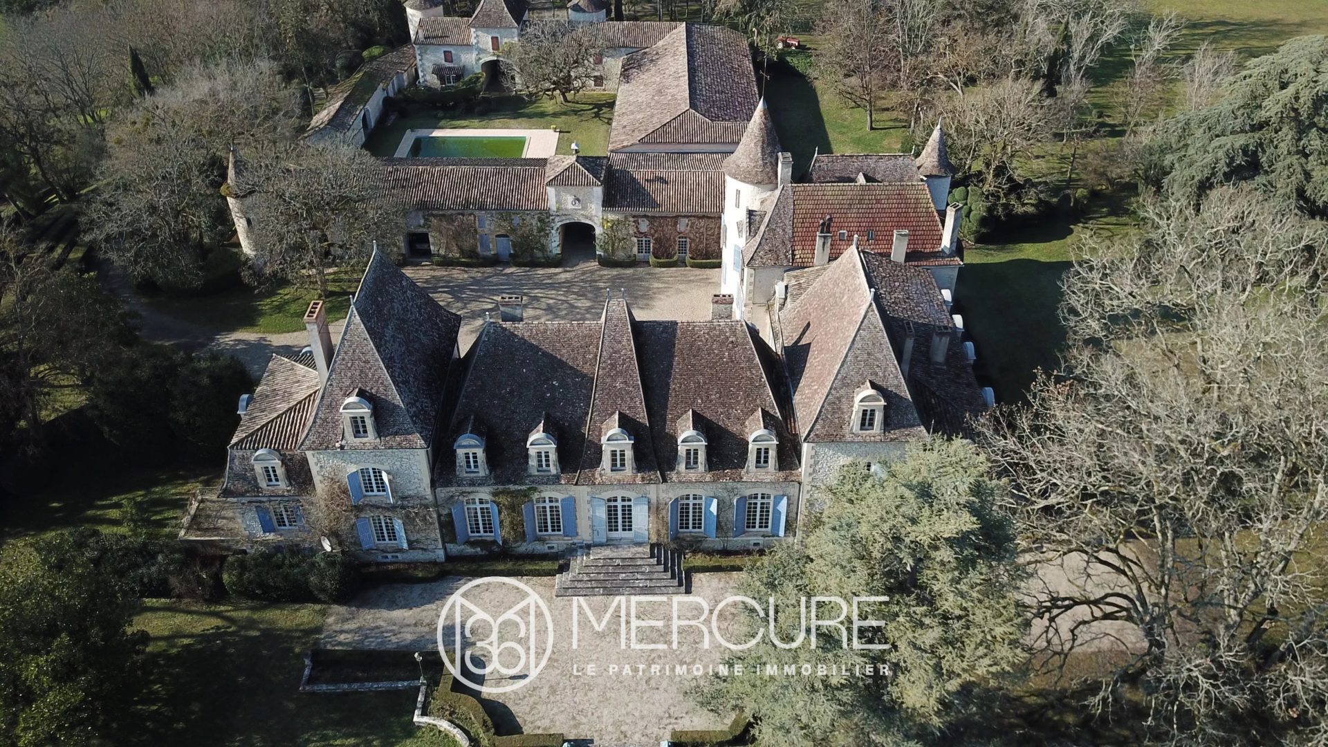 SOUTH OF FRANCE NEAR BERGERAC – 17th CENTURY CHATEAU - 900813bx