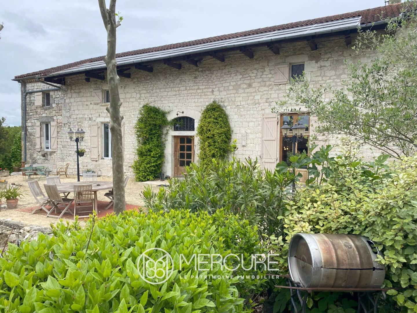 PROPRIÉTÉ 40 HA – 17 BOXES – BOIS PRAIRIES ET PISCINE – PENNE- D’AGENAIS (47) - 900973bx