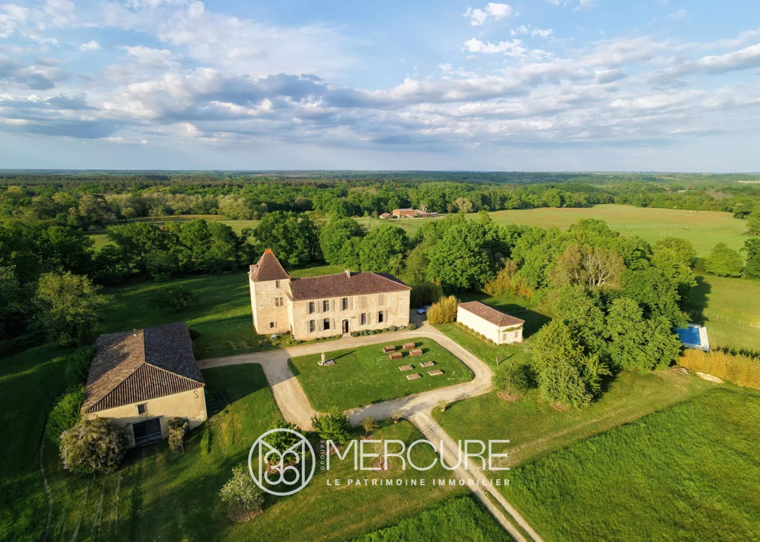 Maison 12 pièces 650 m² · à Mont-de-Marsan · 650 m² · 1 380 000 €