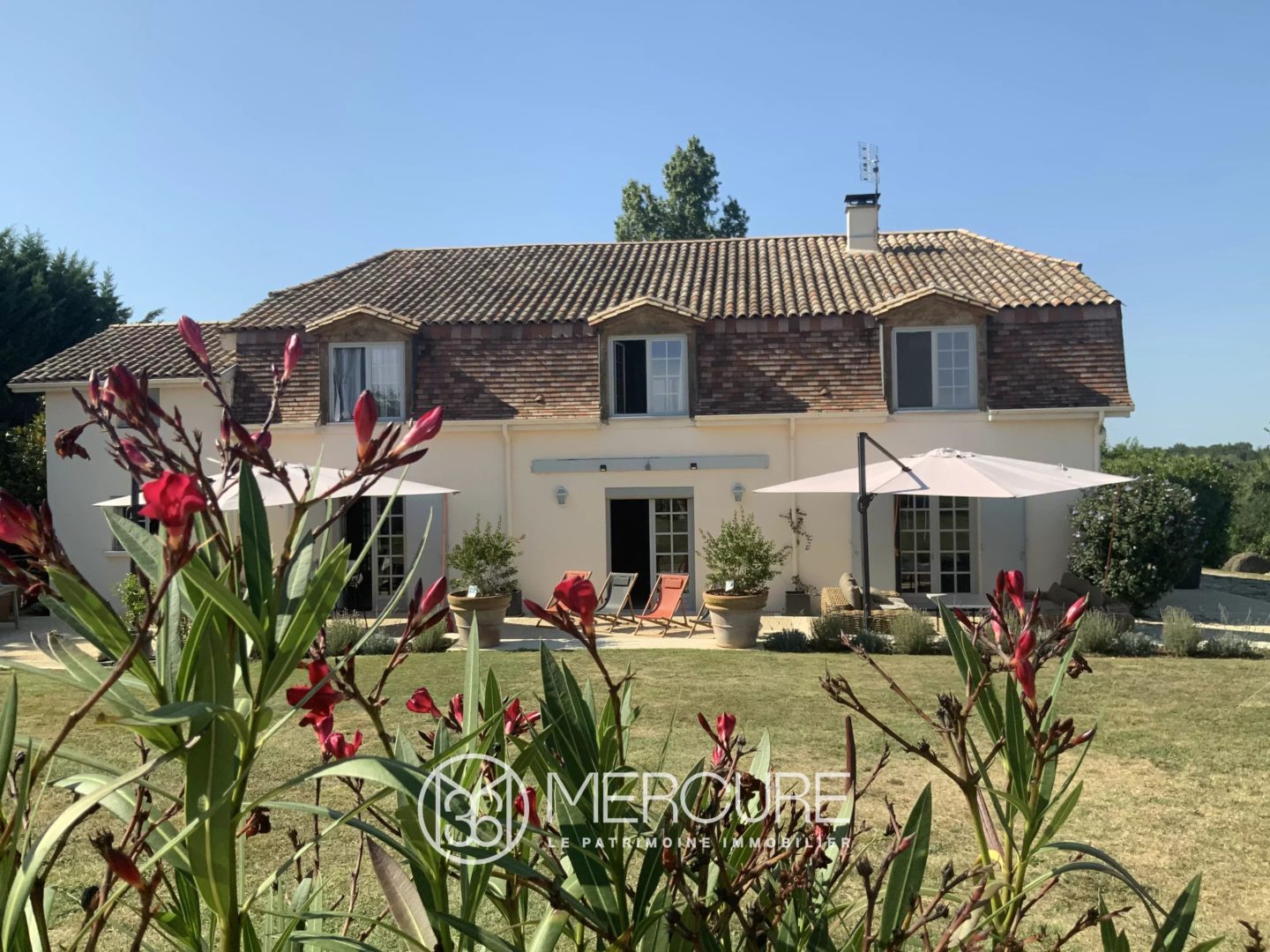 ENTRE DURAS ET SAINTE-FOY-LA-GRANDE – MAISON AVEC PISCINE ET DEPENDANCE - 901072bx