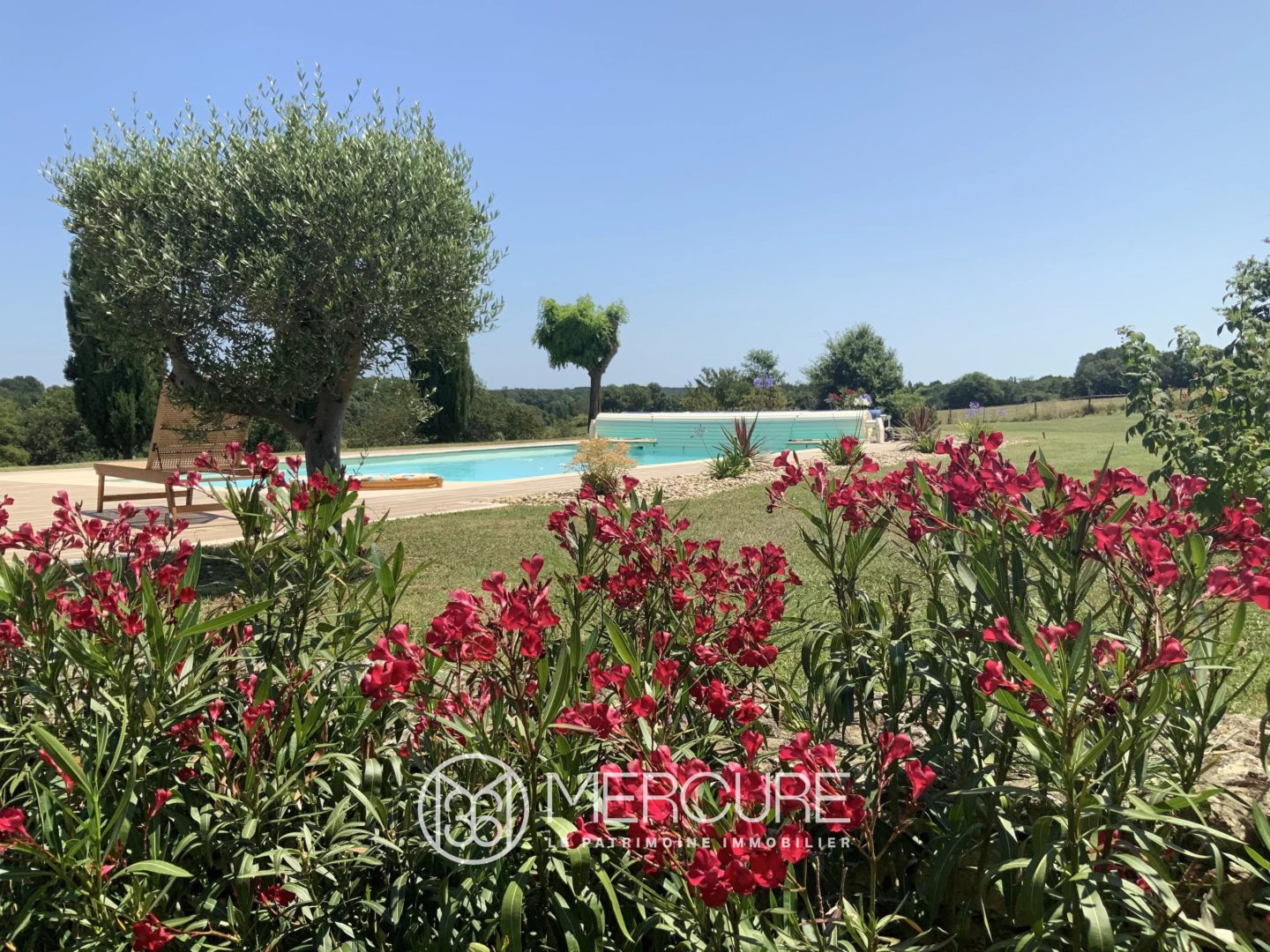 ENTRE DURAS ET SAINTE-FOY-LA-GRANDE – MAISON AVEC PISCINE ET DEPENDANCE - 901072bx