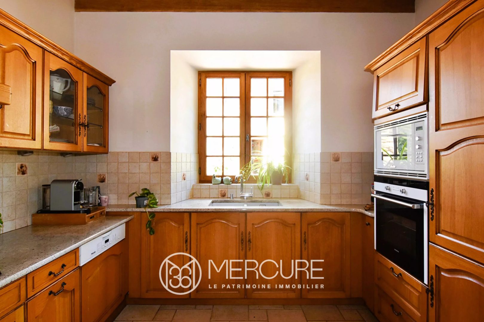 MANOIR 18EME RESTAURE, MAISON DE GARDIEN, PARC - 9051TS