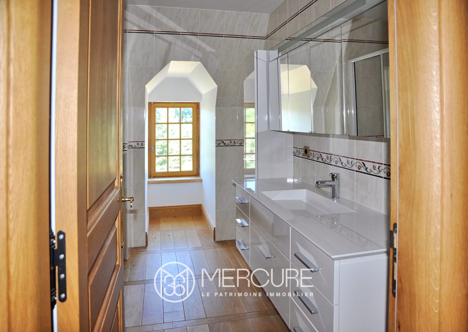 MANOIR 18EME RESTAURE, MAISON DE GARDIEN, PARC - 9051TS