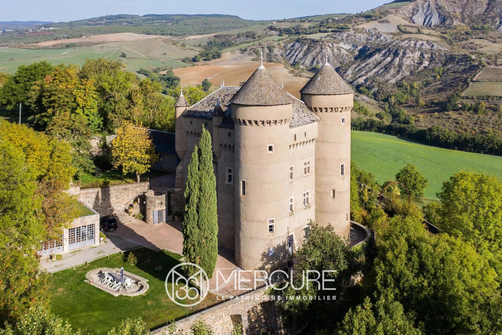 CHATEAU DU XIVEME – PISCINE ET TENNIS - 9088TS