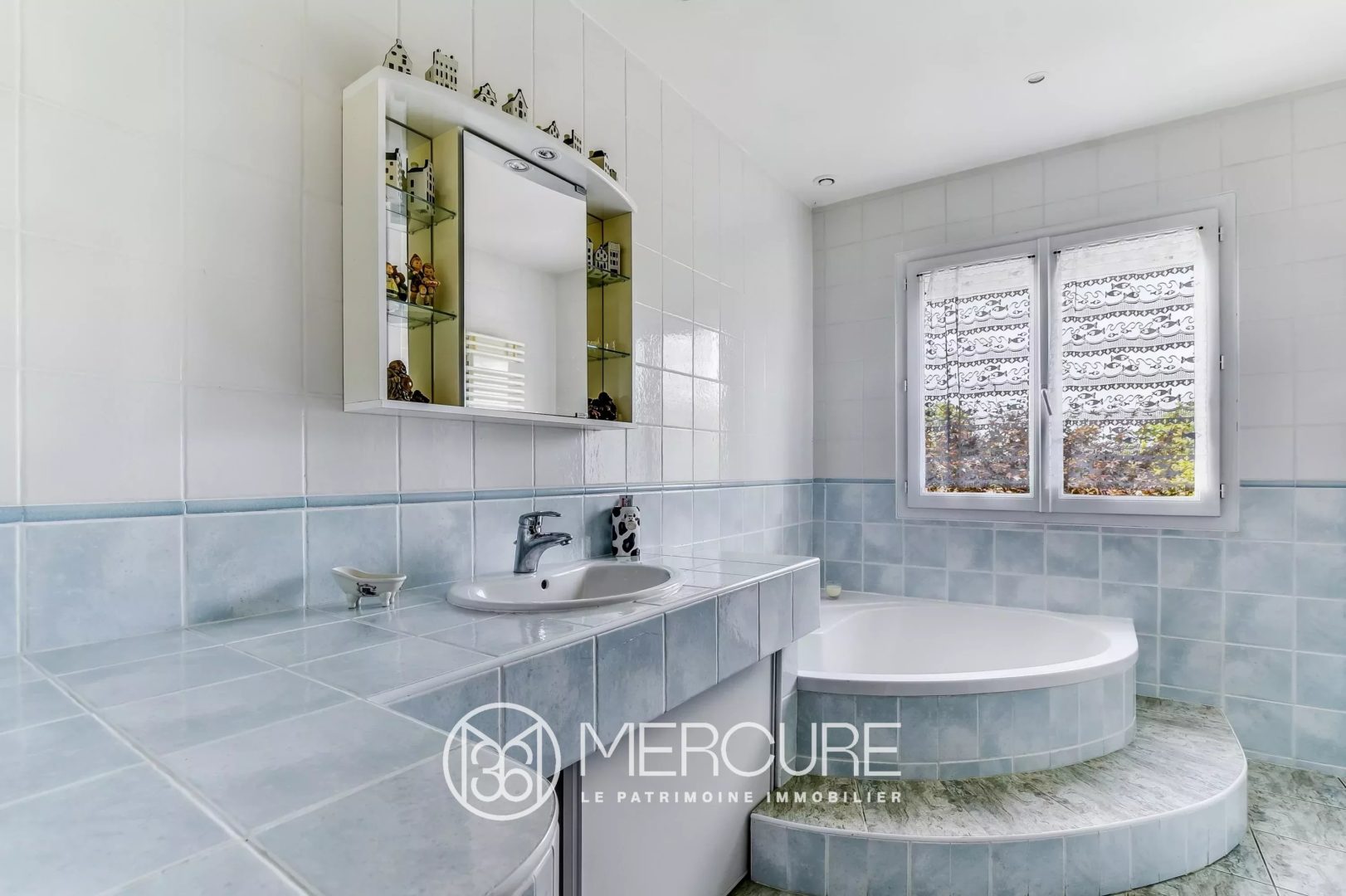 MAISON FAMILIALE, JARDIN ARBORE SANS VIS A VIS - 9230TS