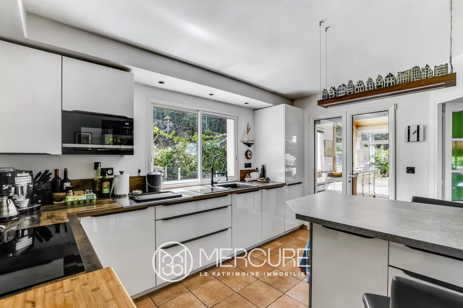 MAISON FAMILIALE, JARDIN ARBORE SANS VIS A VIS - 9230TS