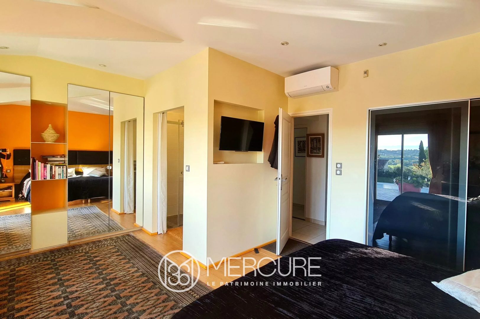 BELLE MAISON AVEC DEPENDANCES ET GRAND PARC - 9271TS